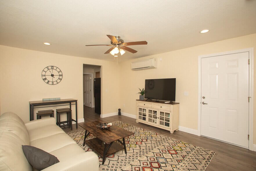 More Photos Of 915 E Palmetto St, Lakeland Apartments For Sale