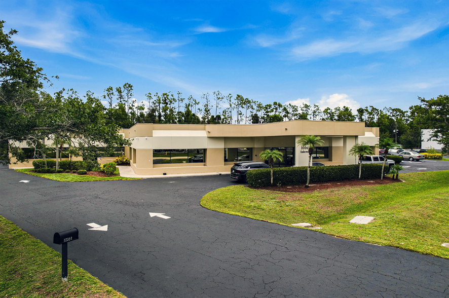 More Photos Of 10061 Amberwood Rd, Fort Myers Flex For Lease