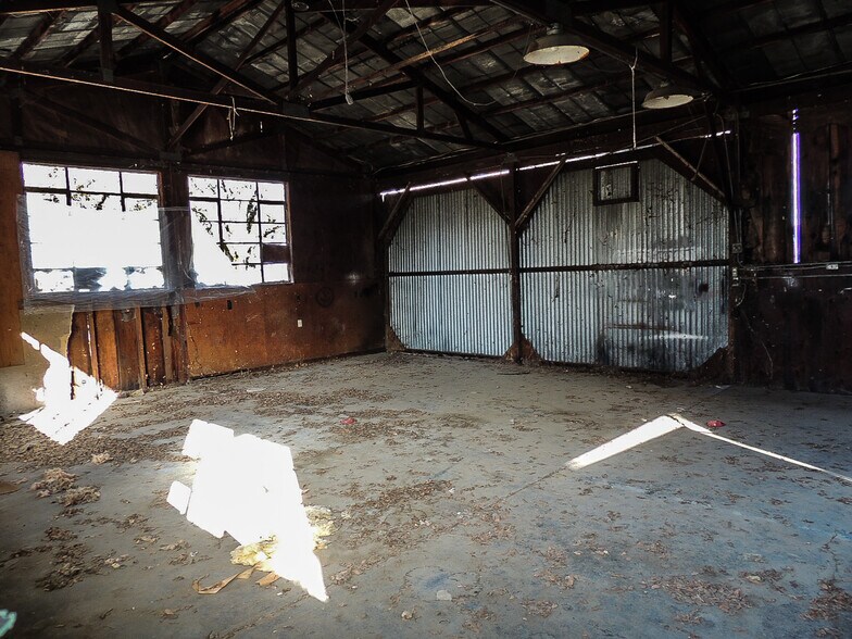 More Photos Of 1329 Todd Rd Ext, Lakeport Flex For Sale