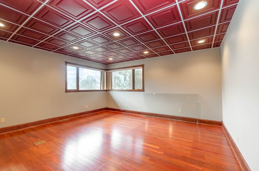 More Photos Of 5225 Hampton Pl, Saginaw Medical For Sale