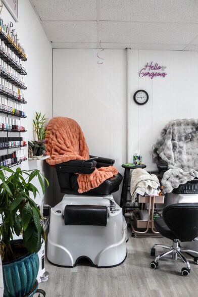 More Photos Of 426 Central Ave, Fairfield Storefront For Sale