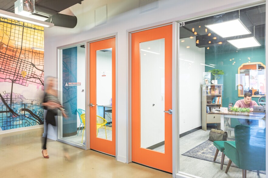 More Photos Of 25 N Market St, Jacksonville Coworking Space