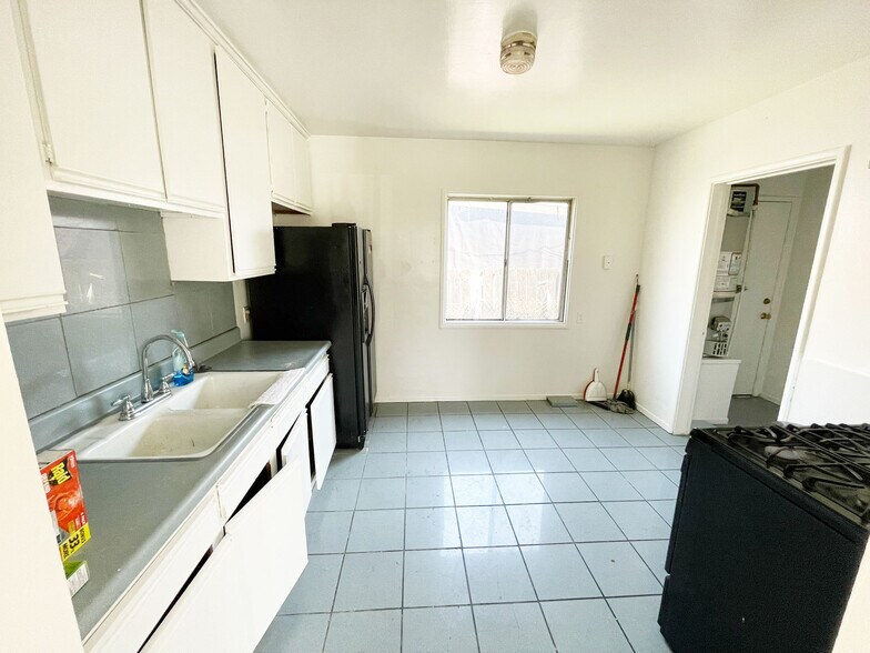 More Photos Of 1330 S Reservoir St, Pomona Multifamily For Sale