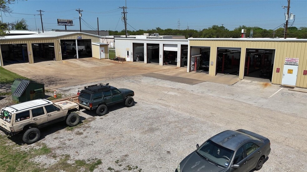 More Photos Of 200 Mustang Trail Trl, Granbury Industrial For Sale