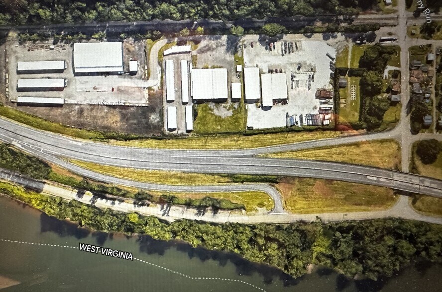 More Photos Of 125 Stewart St, Empire Distribution For Lease