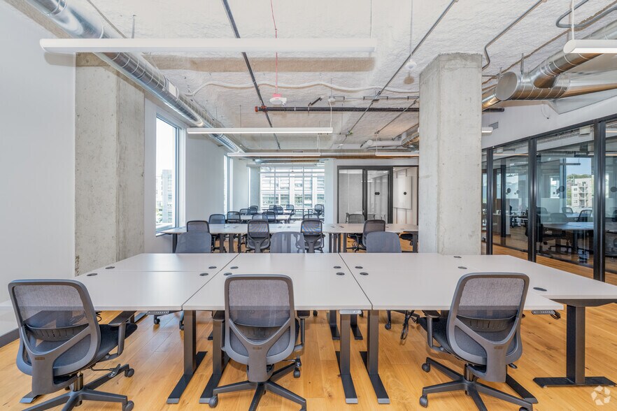 More Photos Of 1525 11th Ave, Seattle Coworking Space