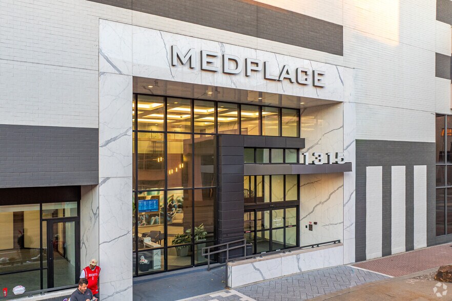 More Photos Of 1315 St Joseph Pky, Houston Medical For Sale