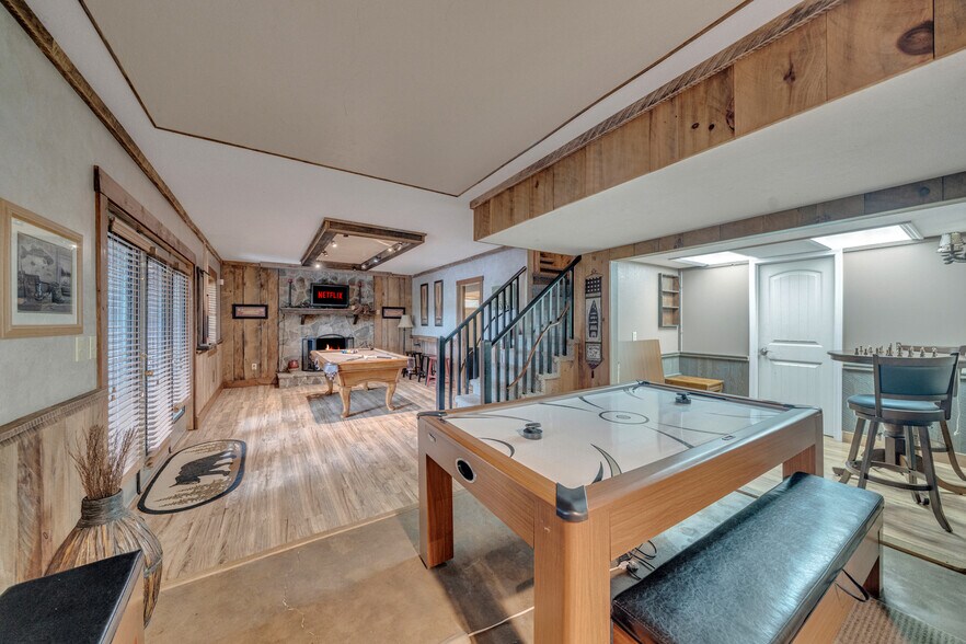 More Photos Of 2003 Bend of the Riv, Hiawassee Specialty For Sale