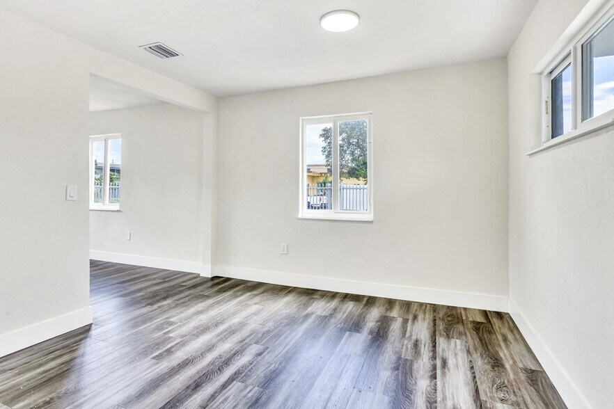 More Photos Of 1430 NW 2nd Ave, Florida City Apartments For Sale