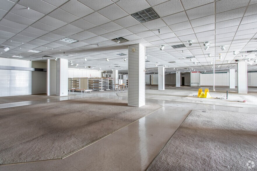 More Photos Of 206 W 30th St, Connersville Unknown For Lease