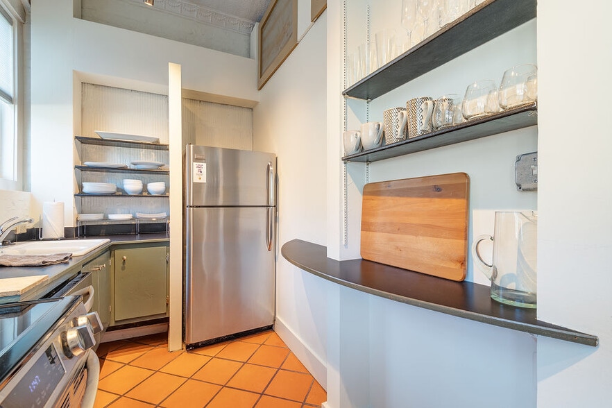 More Photos Of 33 Carolina Ln, Asheville Office For Sale