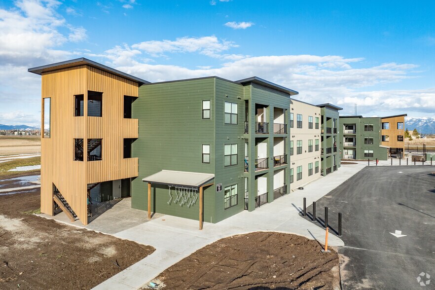 More Photos Of 715 Timberwolf Pky, Kalispell Apartments For Sale