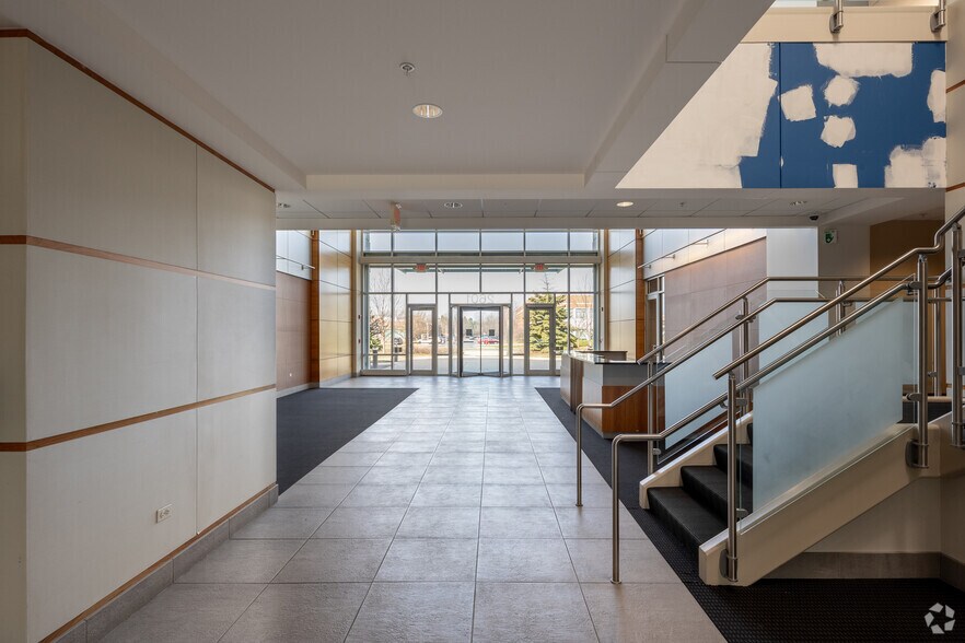 More Photos Of 2601 Patriot Blvd, Glenview Office For Lease