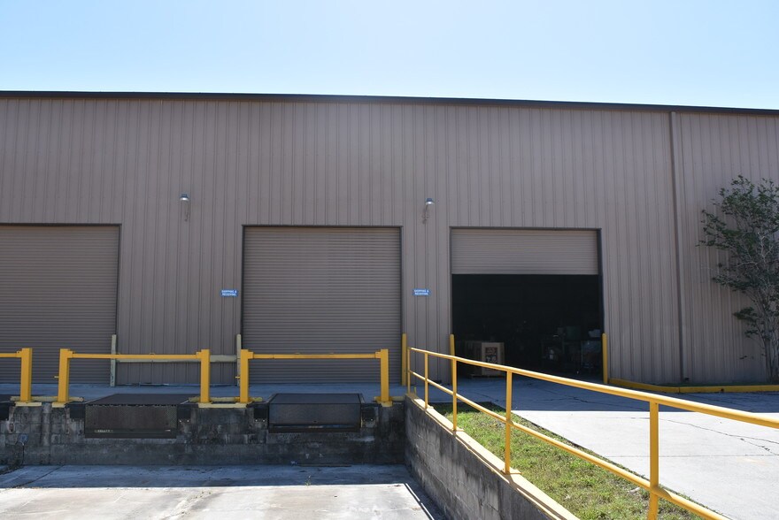 More Photos Of 12475 N 44th St, Clearwater Manufacturing For Lease