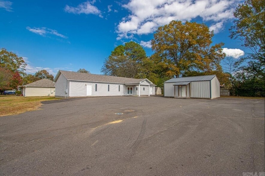 Primary Photo Of 608 Marion St, Benton Specialty For Sale