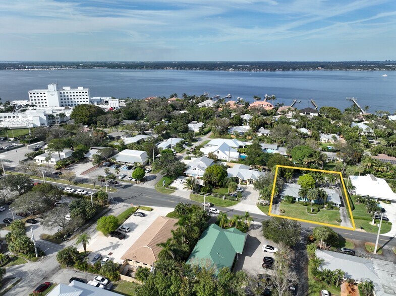 More Photos Of 835 SE Osceola St, Stuart Office Residential For Sale