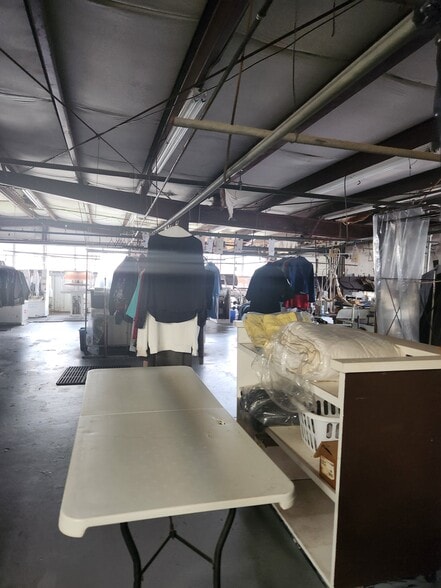 More Photos Of 702 W Willis St, Alvin Freestanding For Sale