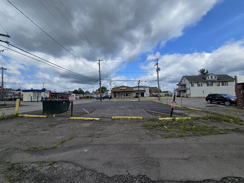 More Photos Of 36 S 8th Ave, Clarion Fast Food For Sale