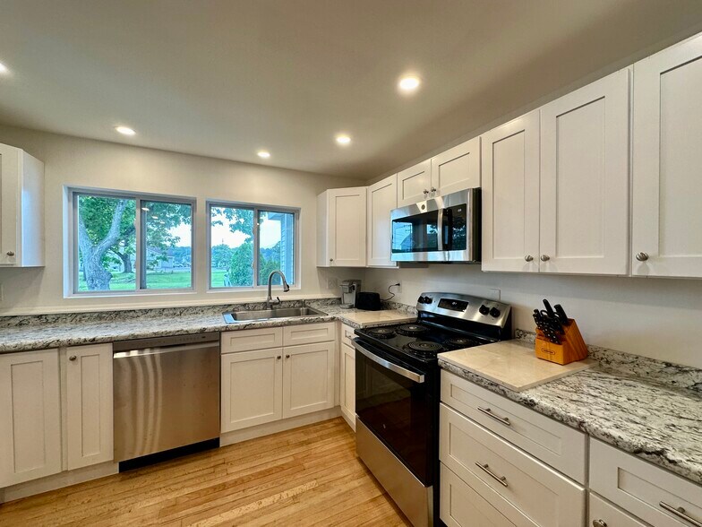 More Photos Of 60 Boston Post Rd, Madison Storefront Retail Office For Sale