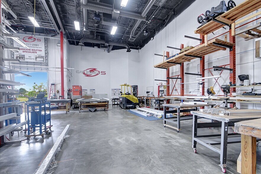 More Photos Of 7150 Seacrest Blvd, Lantana Showroom For Sale