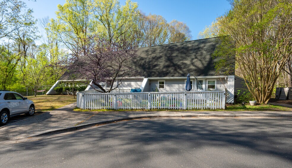 More Photos Of 1307 W Woodcroft Pky, Durham Office For Sale