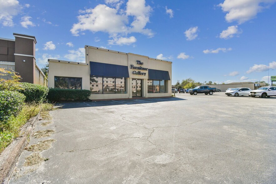 More Photos Of 1956 Kingsley Ave, Orange Park General Retail For Sale
