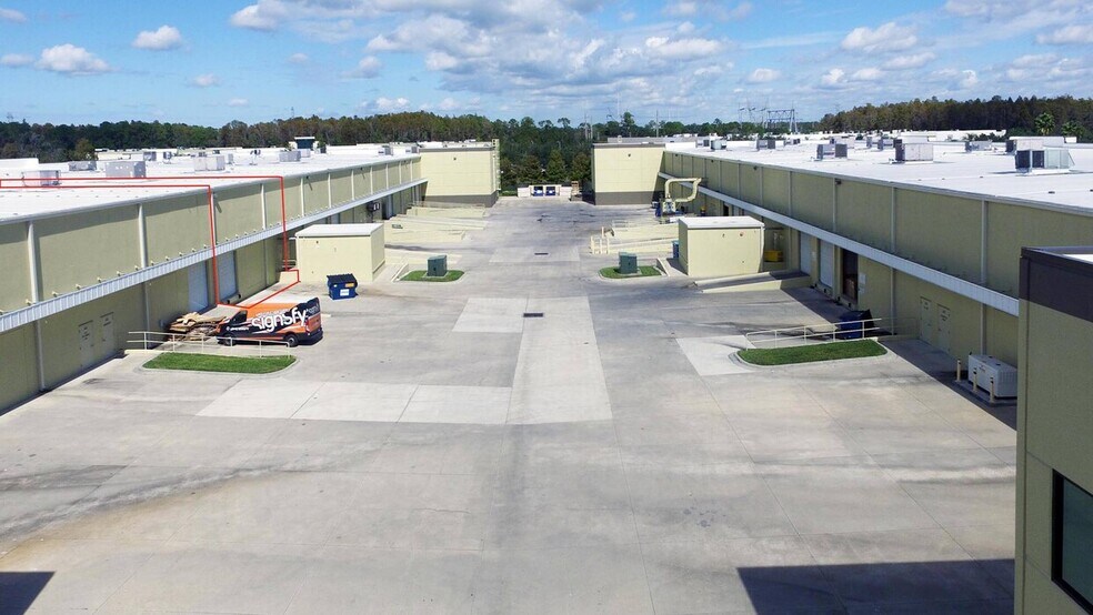 More Photos Of 640 Brooker Creek Blvd, Oldsmar Light Distribution For Lease