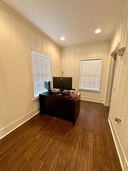 More Photos Of 315 Academy St NE, Gainesville Office For Lease