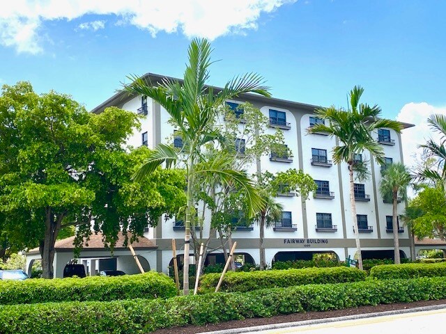 Primary Photo Of 1000 Tamiami Trl N, Naples Medical For Lease