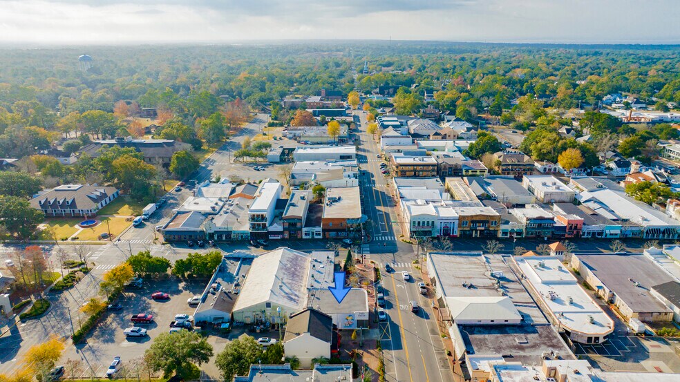 More Photos Of 12 Section St N, Fairhope Storefront For Lease