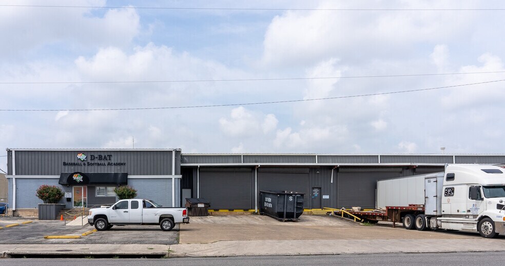 More Photos Of 2250 Chipley Cir, San Antonio Warehouse For Lease
