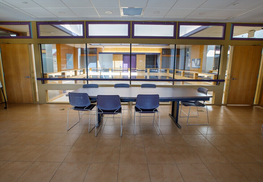 More Photos Of 3516 Covington Hwy, Decatur Office For Sale