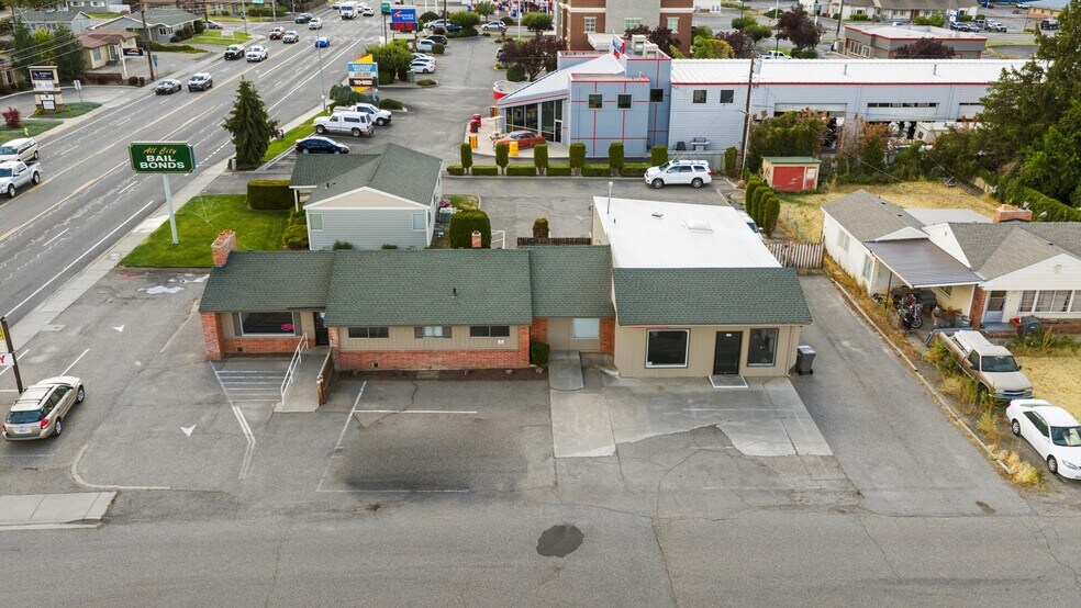 Primary Photo Of 5804 W Clearwater Ave, Kennewick Freestanding For Sale