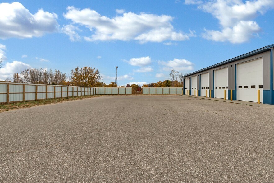 More Photos Of 3507 Dakota St, Alexandria Industrial For Sale