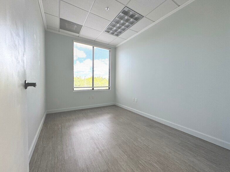 More Photos Of 6735 Conroy Windermere Rd, Orlando Medical For Lease