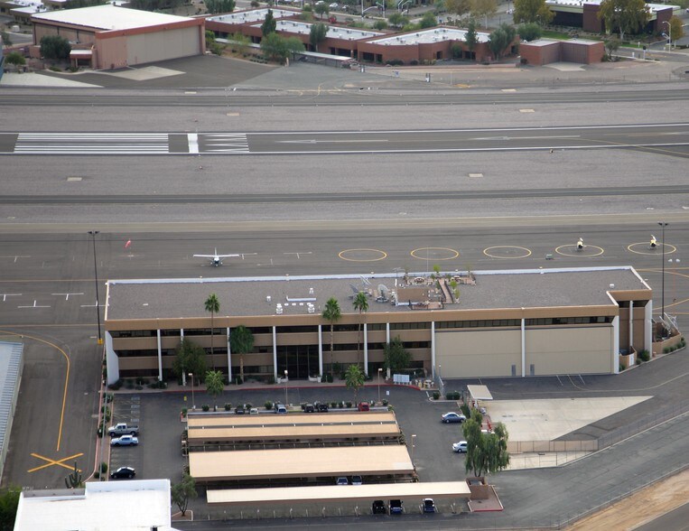 More Photos Of 14605 N Airport Dr, Scottsdale Airplane Hangar For Lease