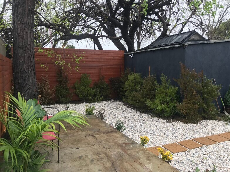 More Photos Of 5838 Woodlawn Ave, Los Angeles Auto Repair For Sale