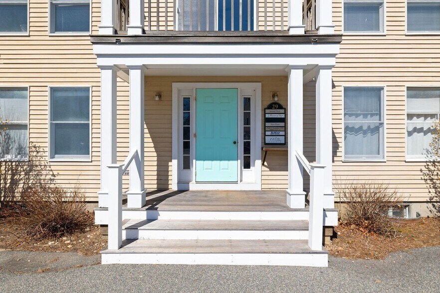 More Photos Of 29 Simpson Ln, Falmouth Office For Sale