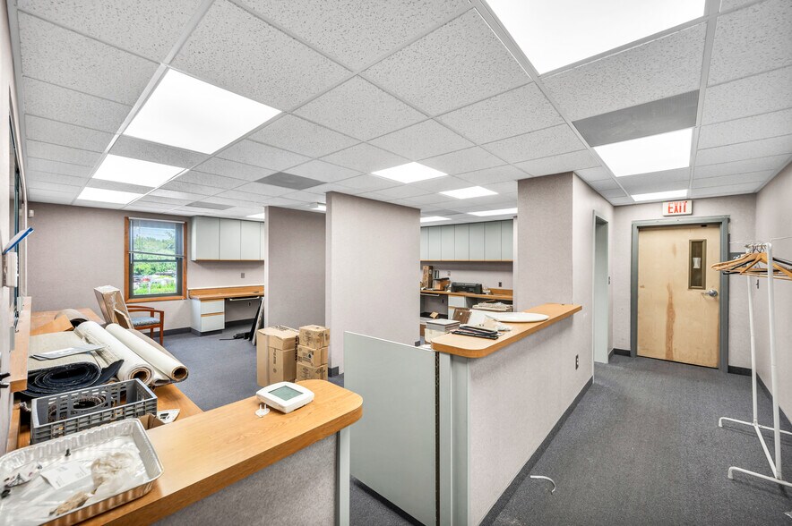 More Photos Of 351 Merline Rd, Vernon Medical For Lease