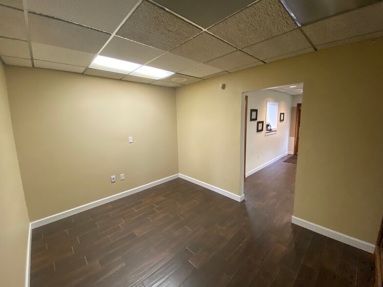 More Photos Of 1952 Bayshore Blvd, Dunedin Medical For Lease