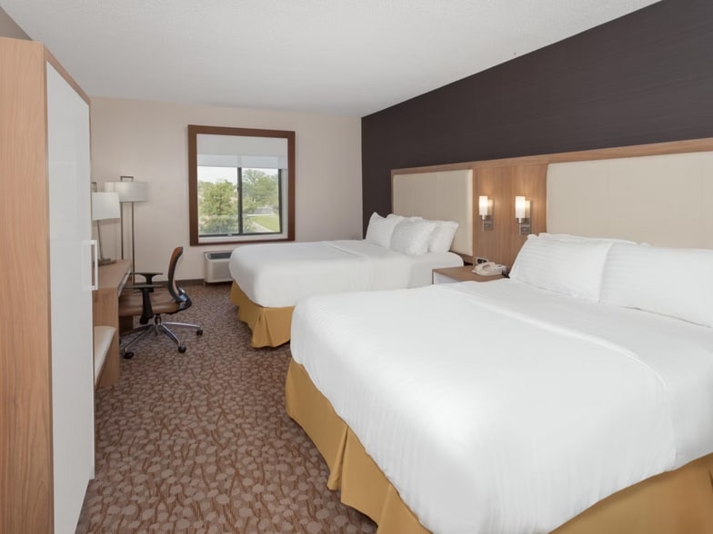 More Photos Of 95 N Parkview Dr, Brookville Hotel For Sale