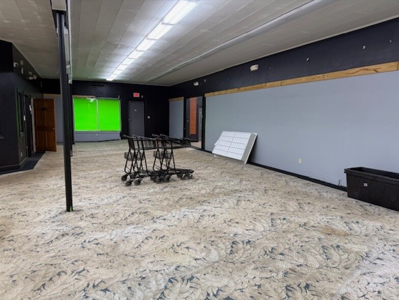 More Photos Of 484 Main St, Battle Creek Freestanding For Sale