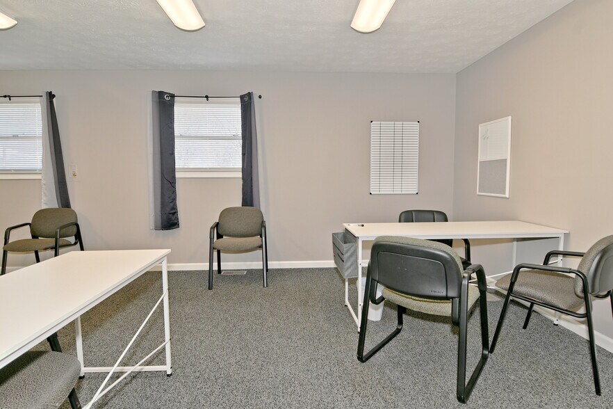 More Photos Of 1030 E Morgan St, Martinsville Office For Sale
