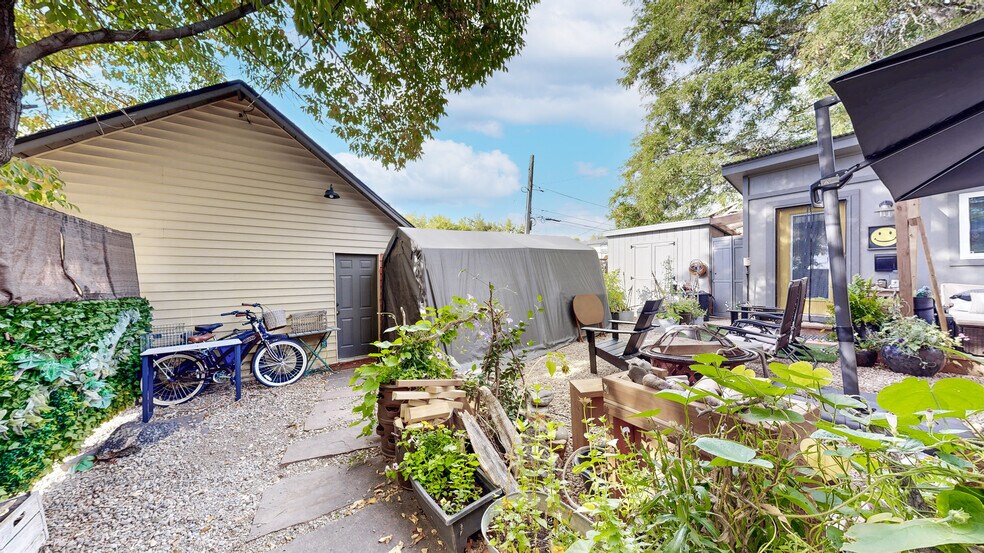 More Photos Of 100 W Cleveland St, Lafayette Office Residential For Sale