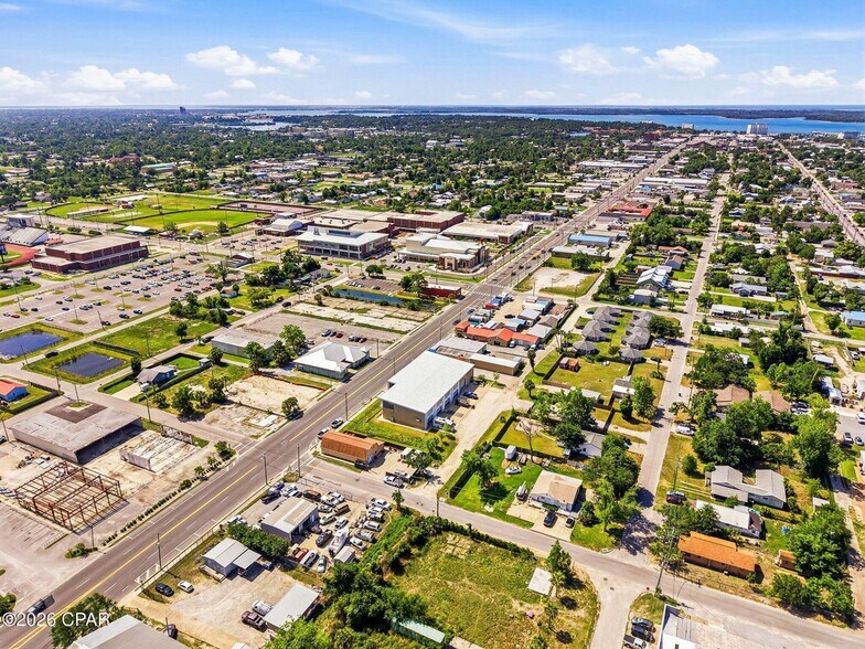 More Photos Of 1331 Harrison Ave, Panama City Showroom For Sale
