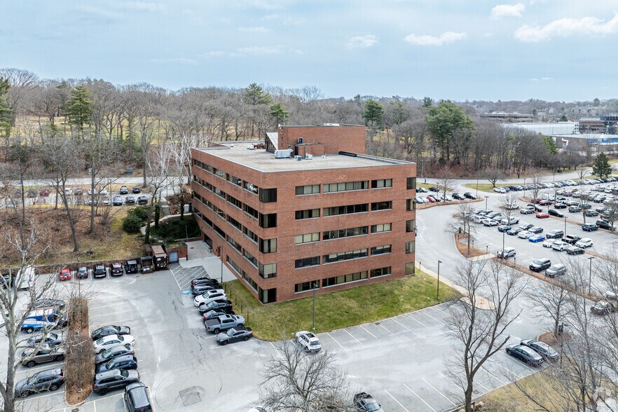 More Photos Of 300 Unicorn Park Dr, Woburn Office For Lease