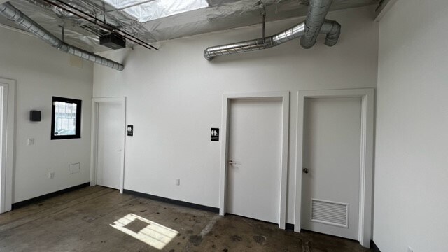 More Photos Of 3505 W Beverly Blvd, Montebello Office For Lease