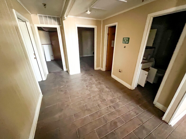 More Photos Of 1409 E Highway 350, Big Spring Industrial For Sale