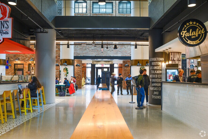 More Photos Of 2000 Pennsylvania Ave NW, Washington Office For Lease