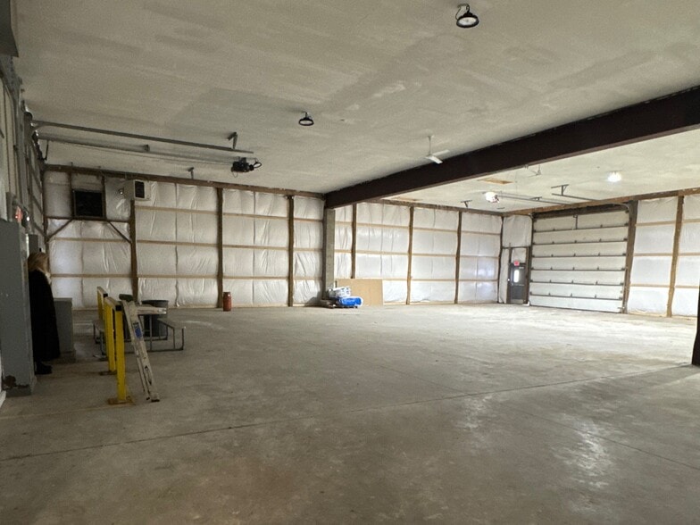 More Photos Of 912 Pittsburgh Rd, Butler Unknown For Lease